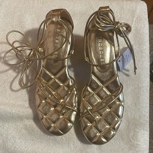 Aerosols size 7 gold sandals new